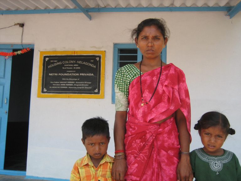 A beneficiary and her children. Source: Vicente Ferrer Foundation