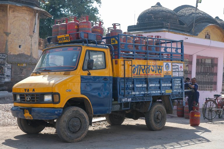 Commercial vehicle on the streets of New Delhi. Source: Salvador Aznar