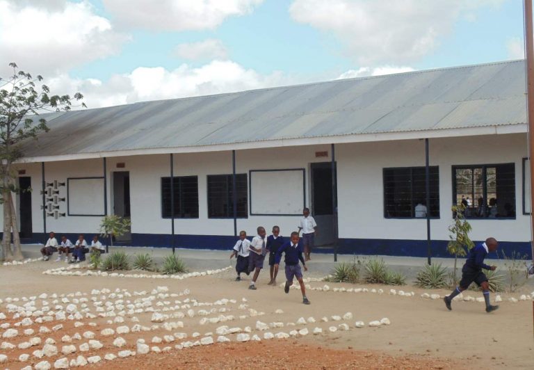 Children in the courtyard of the San José school. Source: Emmaus Mission