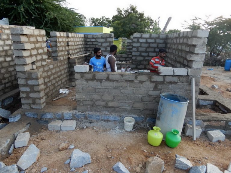 People from the community working. Source: Vicente Ferrer Foundation