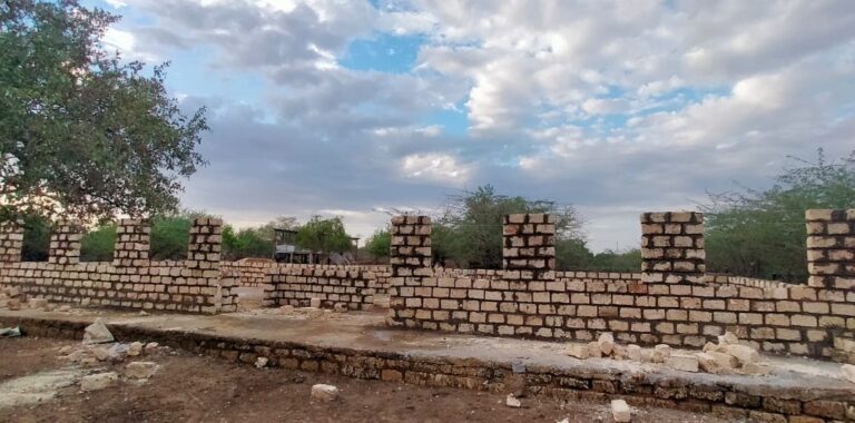 Construction of teacher's center. Source: Misión de Emaús