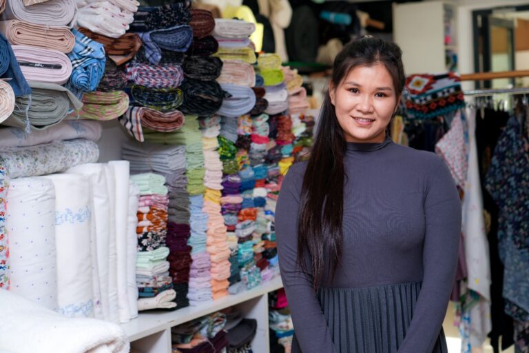 Client of Addosser in her store. Source: Addosser