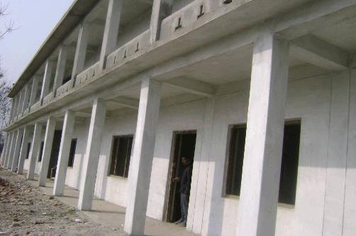 Exterior de la escuela en Mangalpur. Fuente: Room to Read