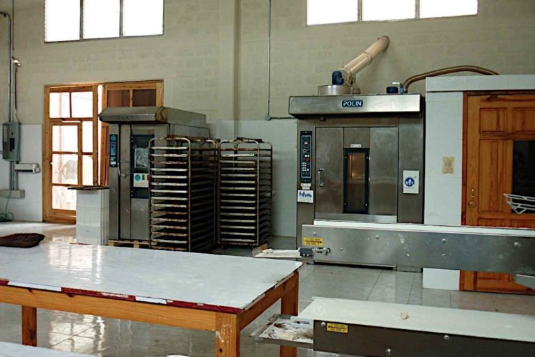 Interior del taller de panadería. Fuente: Fundación Nuestros Pequeños Hermanos