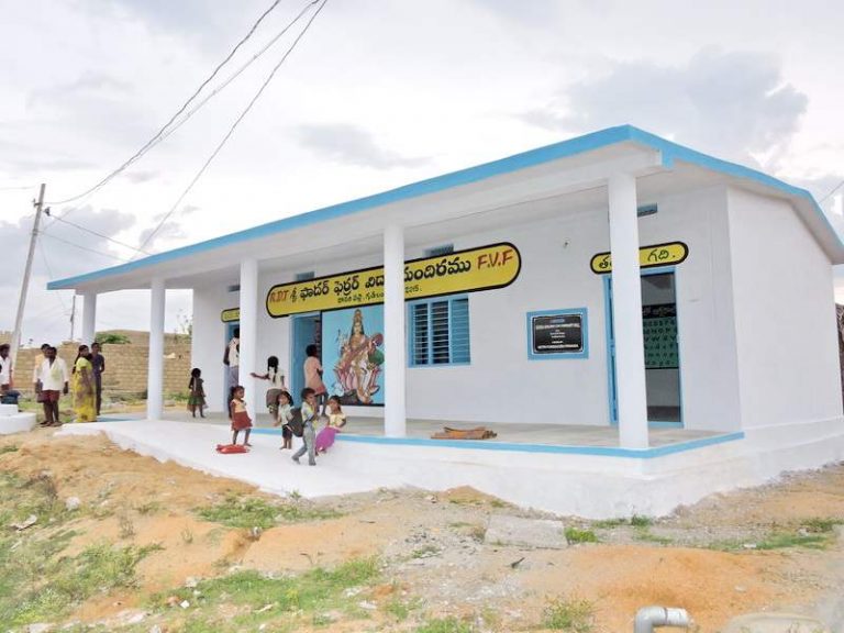 Exterior de la escuela. Fuente: Fundación Vicente Ferrer