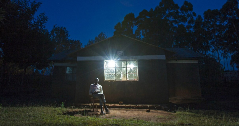 Casa con nergía solar. Fuente: M-KOPA Kenya