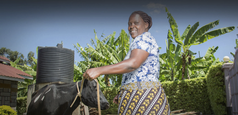 Una mujer trabajando su tierra. Fuente: Juhudi Kilimo