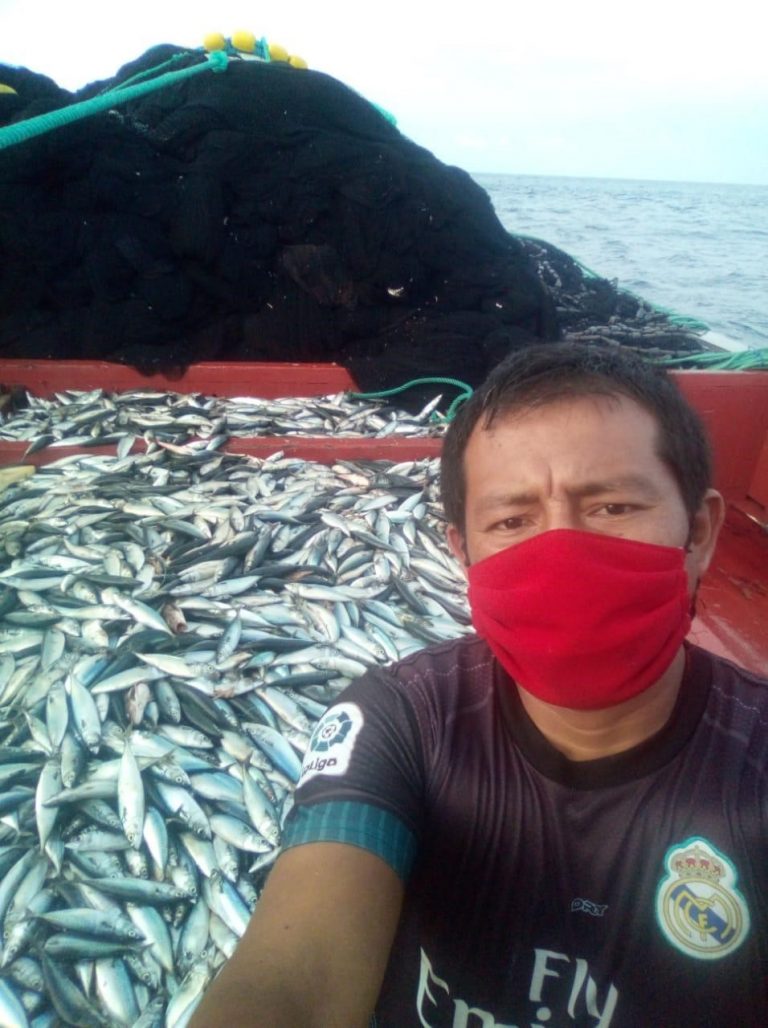 Pescador apoyado por Fundación Espoir. Fuente: Espoir