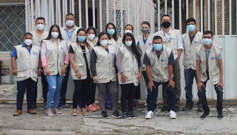 Brigada médica de NPH Honduras desplazada al Norte del país para atender a la población damnificada. Fuente: Keyla Suanzo