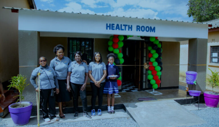 Inauguración de una sala médica. Fuente: Healthy Learners