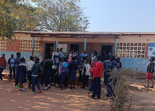 Escuela primaria Katandala. Fuente: Healthy Learners